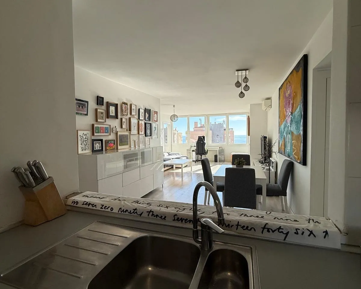 121ea1e0-9302-439e-b579-b1add07511ce