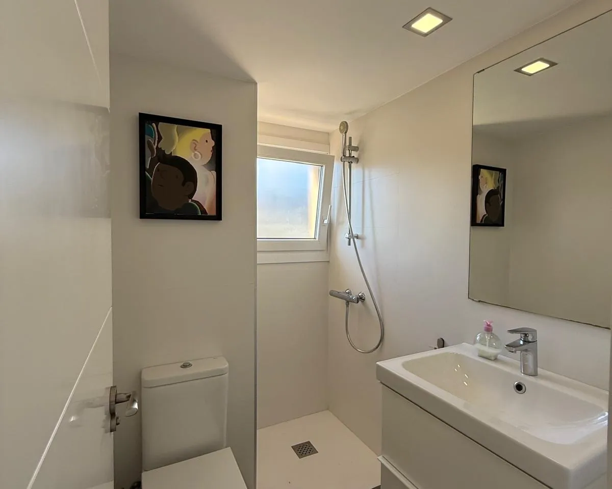 a063c97f-5421-4868-b07f-e3774eee0953