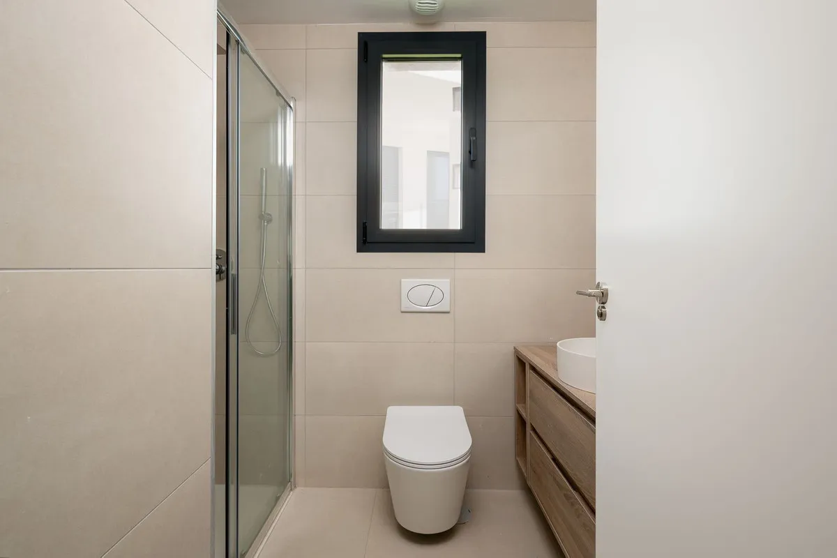 068cc6c8-8a0a-4834-a17f-6d4d5fdd0434