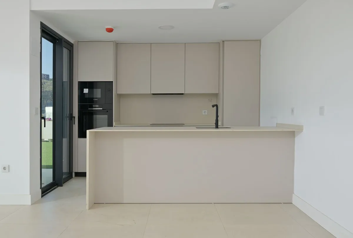 b5d35bca-075d-47a3-b16b-e73ea013b817