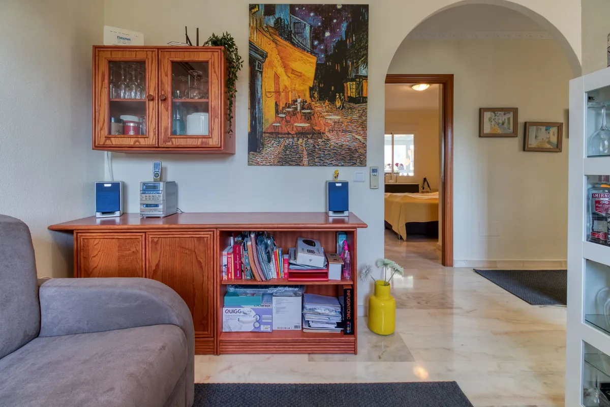 94b6dd38-db09-469a-b475-272903f86763