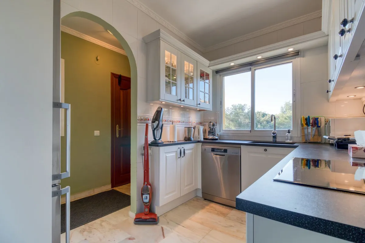 ad149b77-3d3a-4d0a-a35b-bca8efb610f0