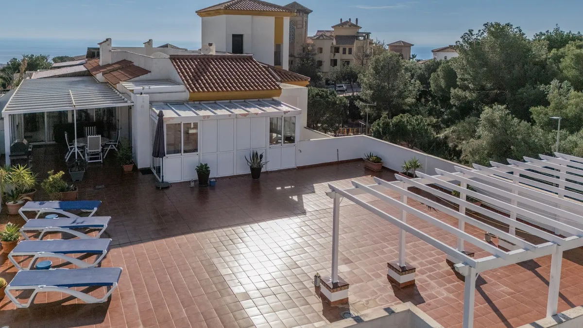 dd996a54-cff3-4d9a-8ea7-fab80c5e0a95