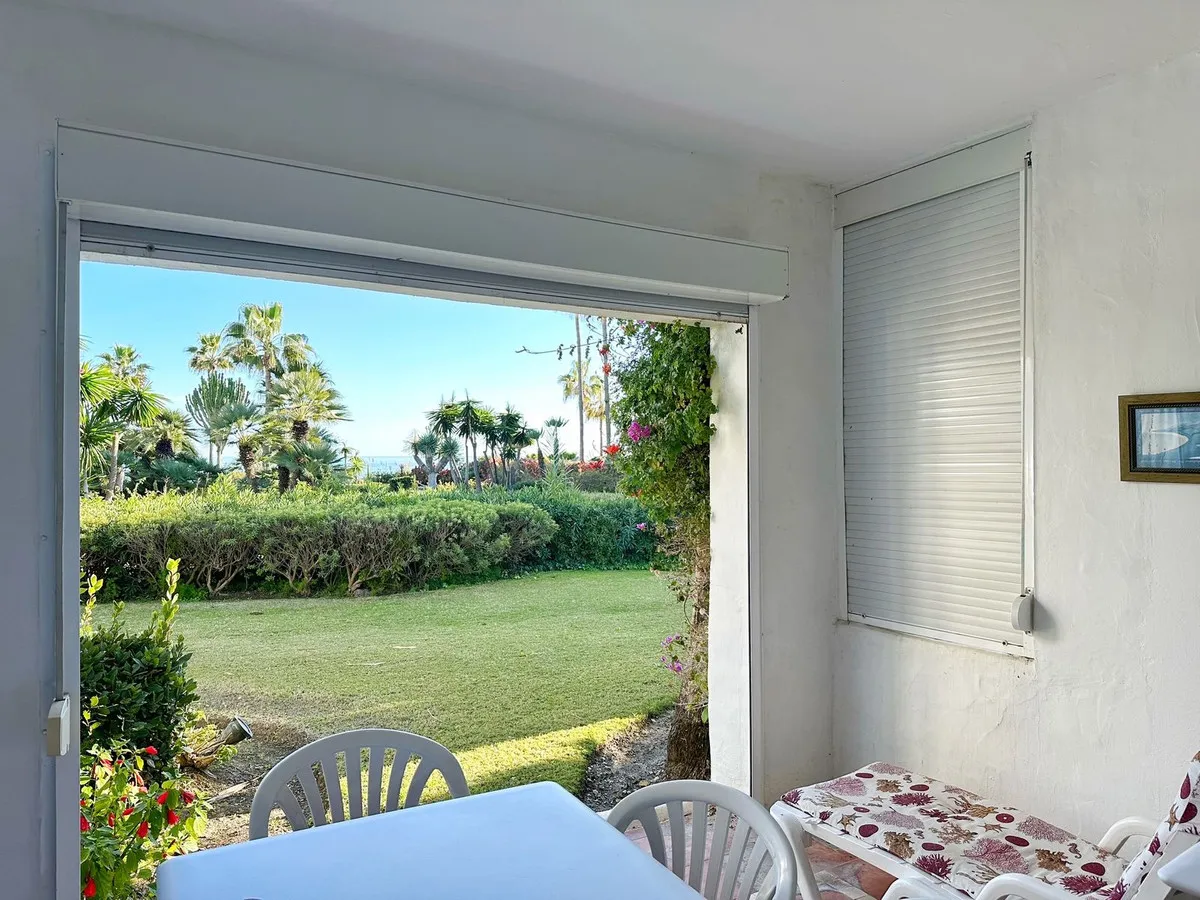 aa8abc0e-74bb-4580-98d6-cda8e859d812