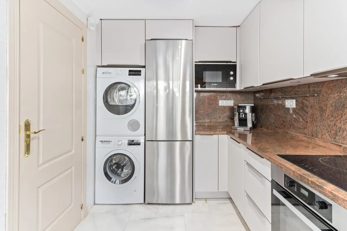 1a3ebc07-3e1e-48a3-8a9a-3bda643f663b