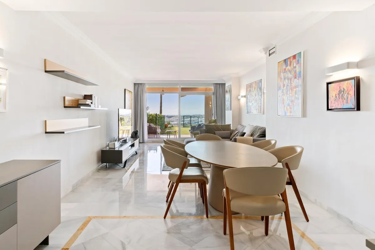 8e652d0e-1108-4e92-9565-aa7b444e8985