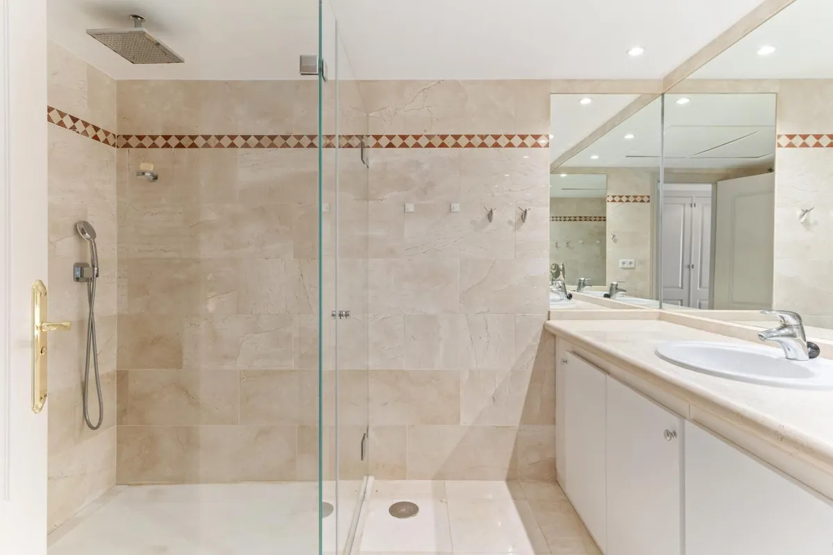 d2a77c83-bfbb-441a-b3a6-0efa389af714