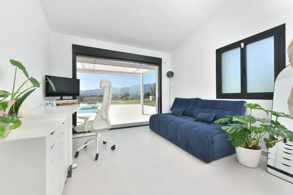 1c8211a5-43e4-4142-918b-344fb218d350