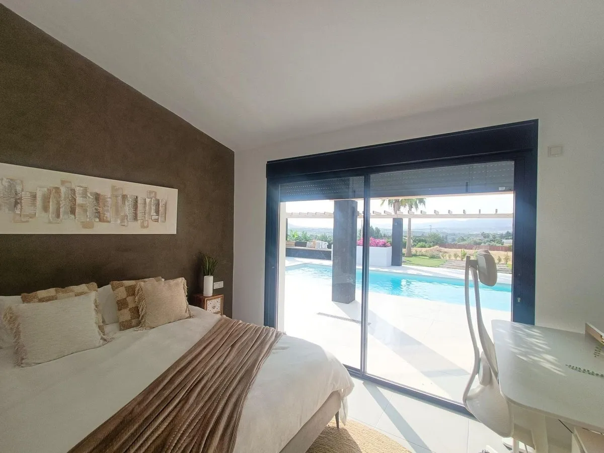 a3c5ff68-f1a3-40da-a3f9-8e22248f180a