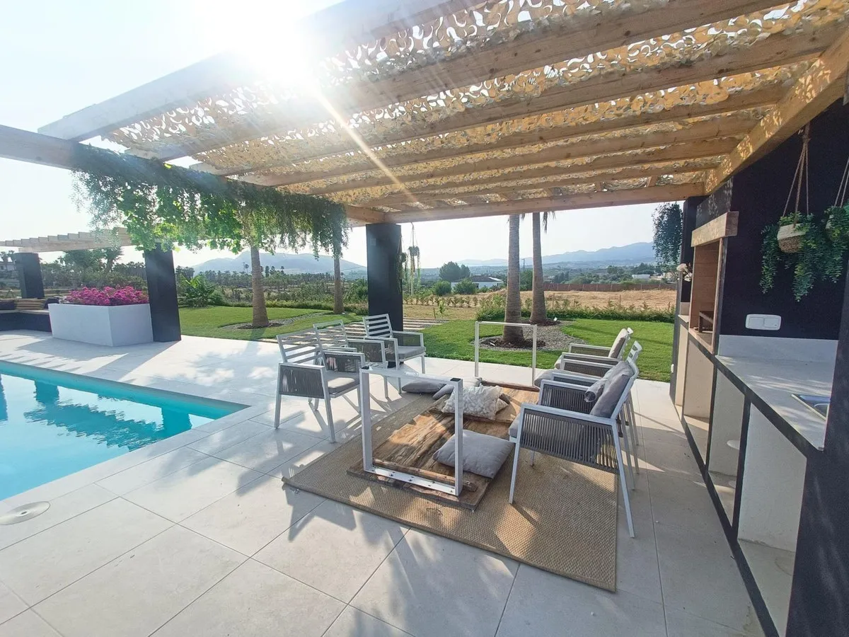 e13f0977-9fef-40e0-a976-7c19147cfac9