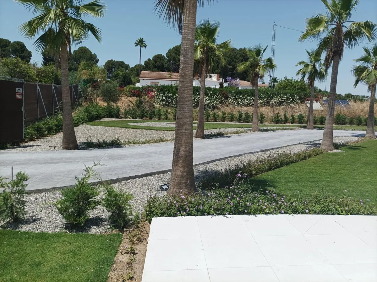 e73f50b1-11c7-4f9b-a4b2-fef6312e86f9