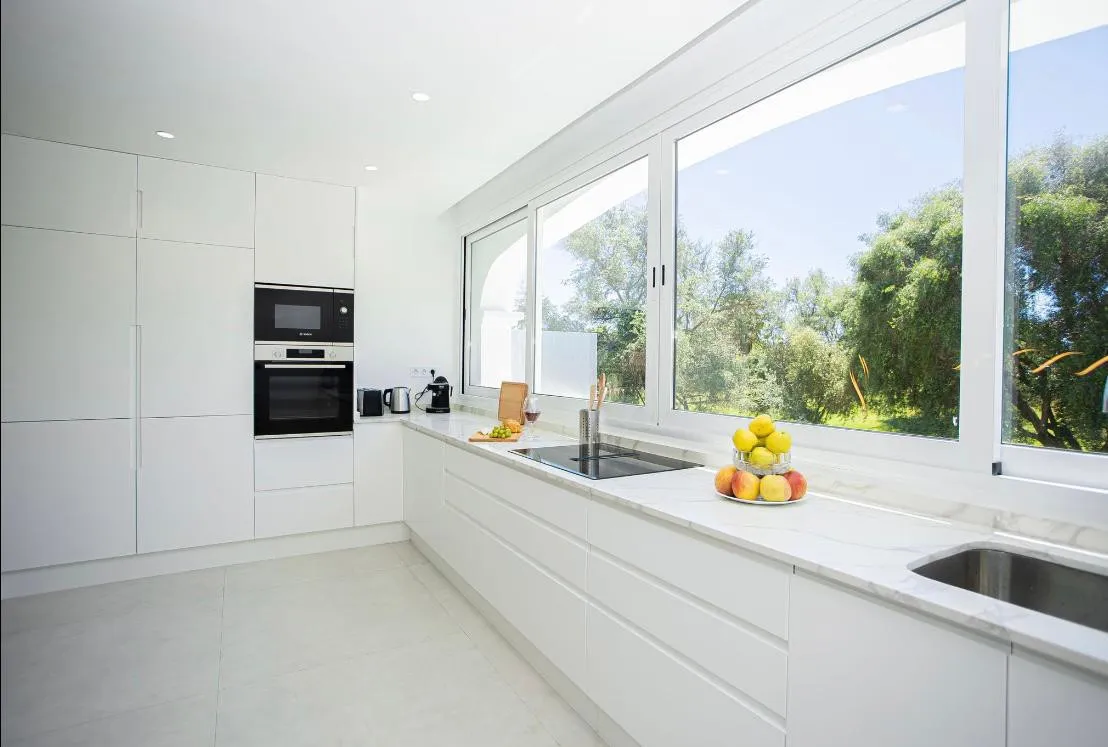 5f15eb85-d540-4db8-b06a-4bc1a627d85b