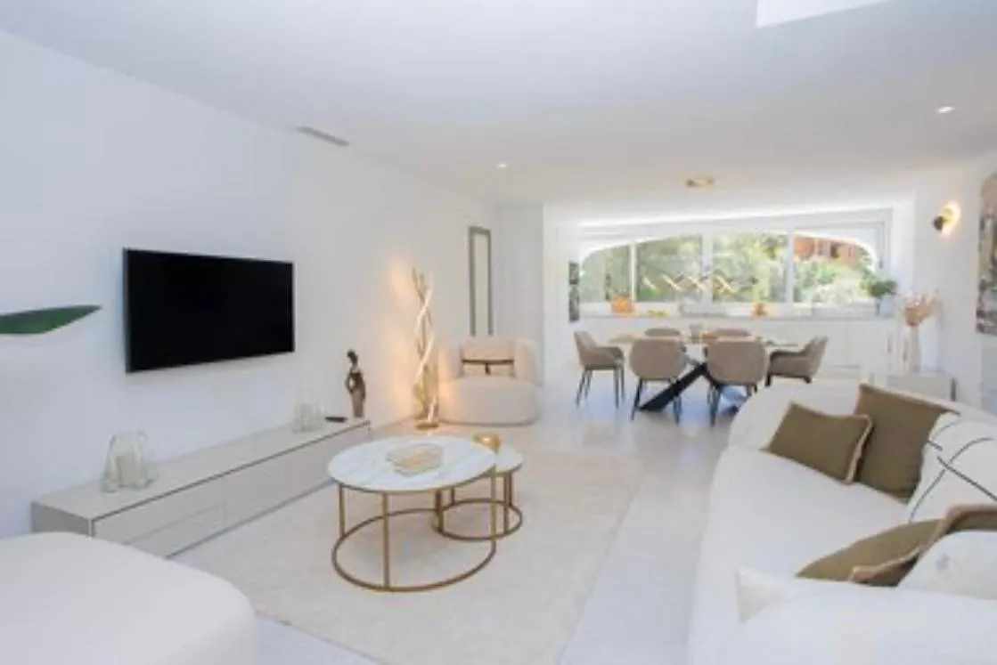 67a66b60-7cb2-4898-bdf5-647be59dc3c2