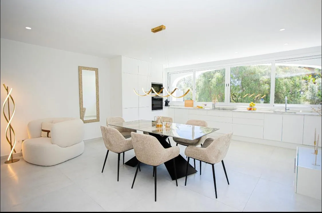 a983e108-e22a-4d5b-a99e-17ba268a613d