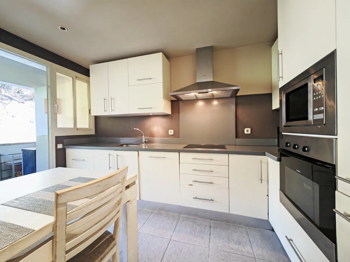 e2b999bf-023d-46fa-8c8c-4fd0118001b7