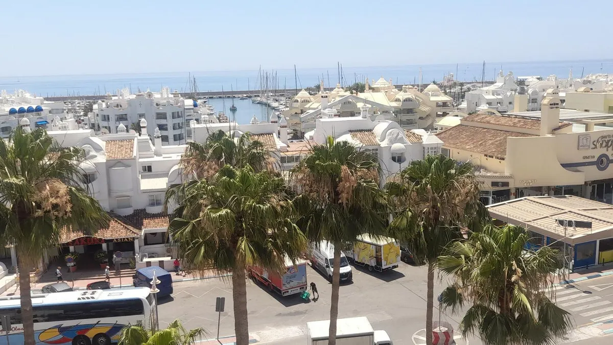 3dc856b0-9c45-4d83-8a2c-c7b82771456e