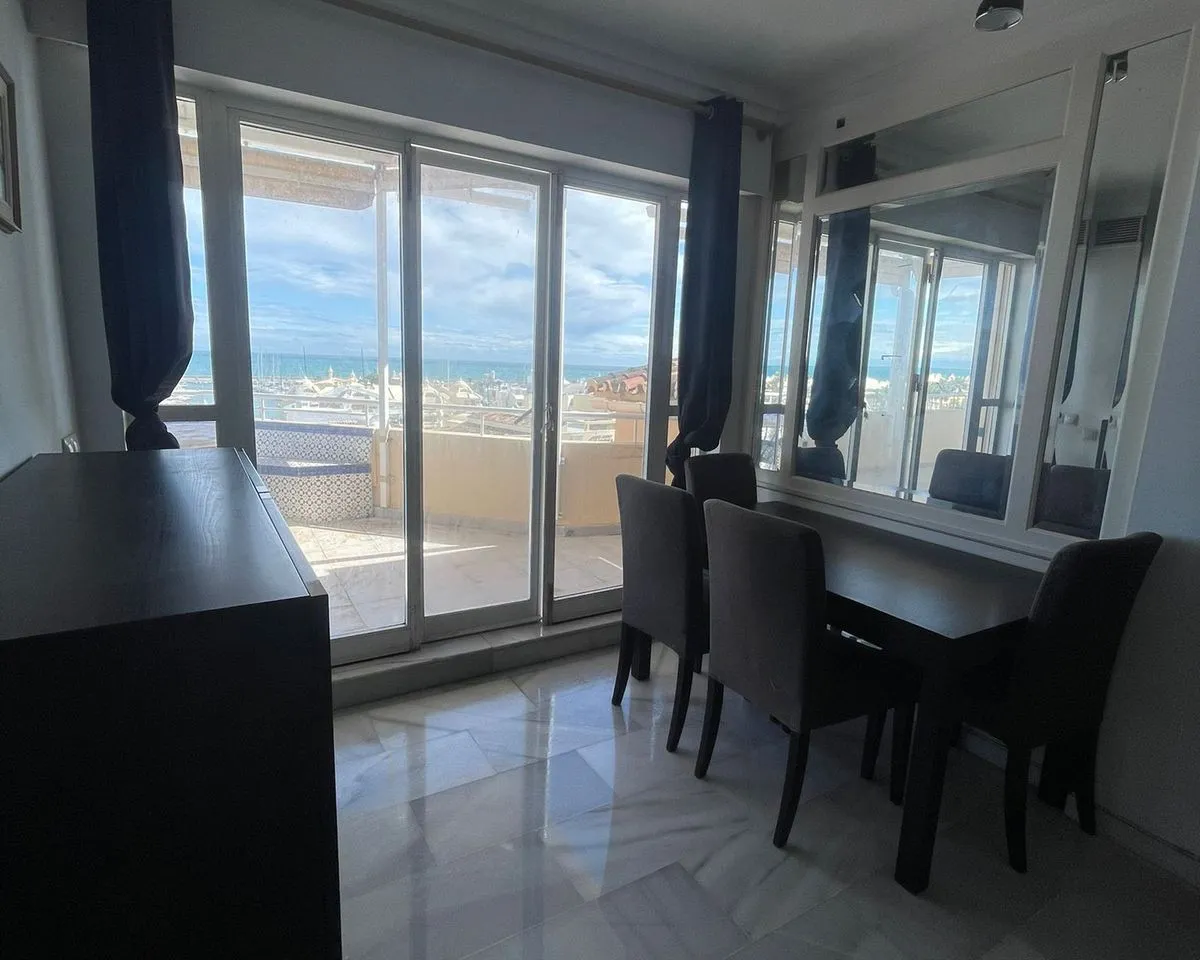 afe7a084-7d62-4f8b-b2c4-2fa3c883da88