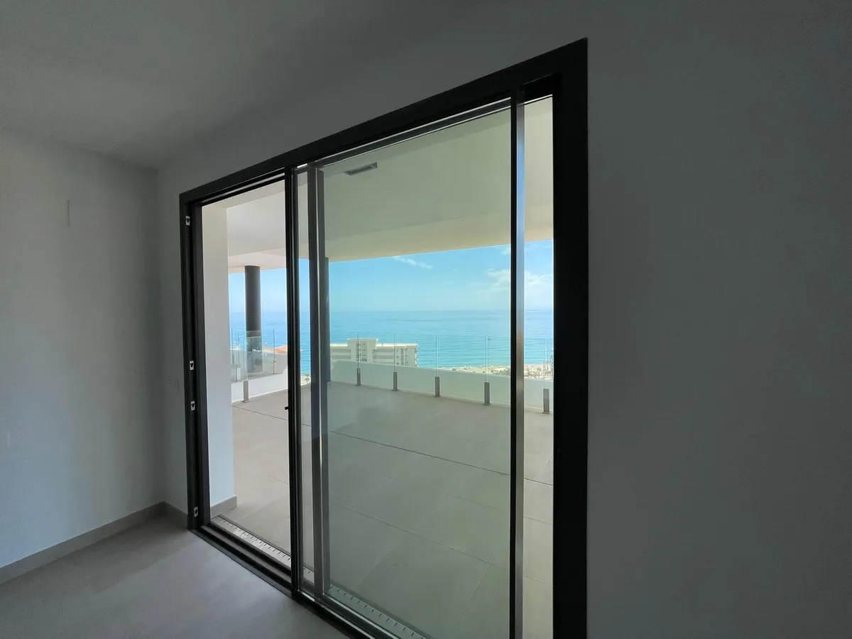 aaa876fd-c1ca-46f7-96d4-f551aa7c24a9