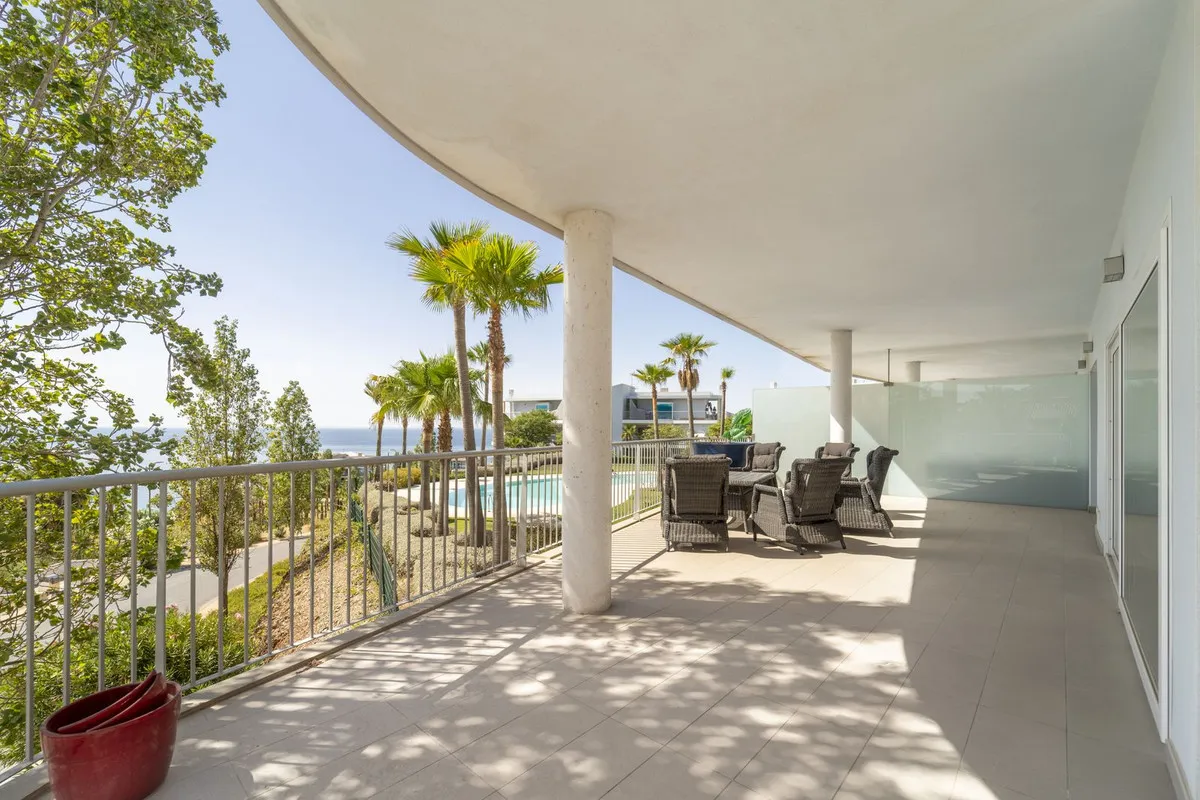 8b5256a6-49c0-4cb0-95bd-46778bda8542