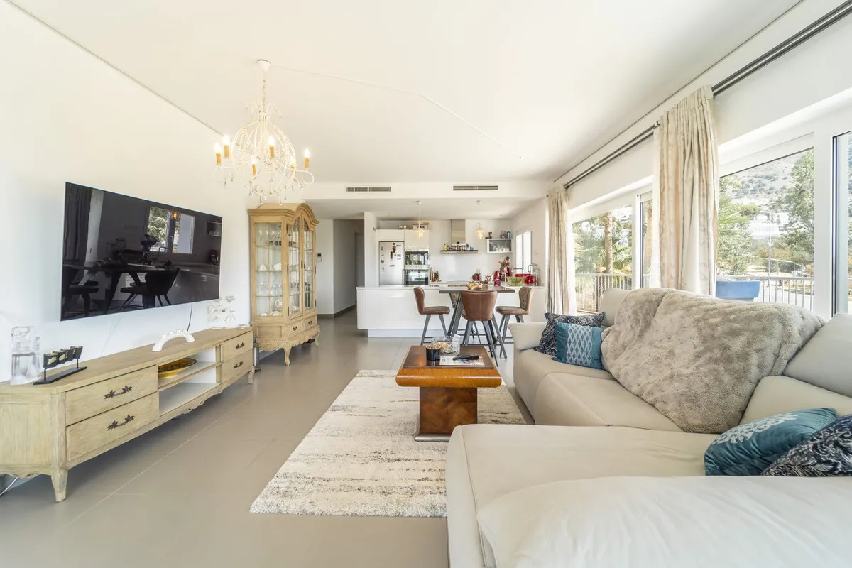 e144d71a-a68c-4f6b-9adc-39f0a6d4a184