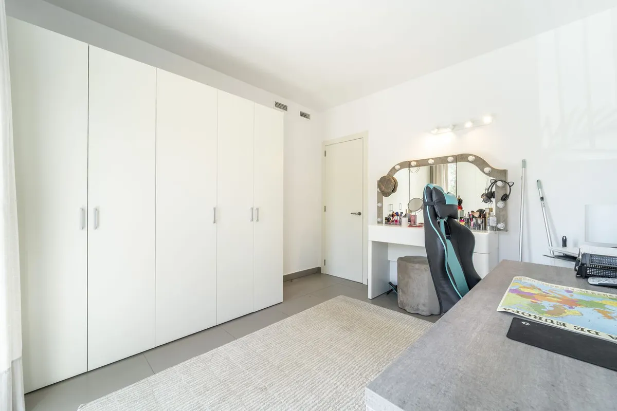 ffbe486f-7f6b-484a-9550-5a215833c3a3