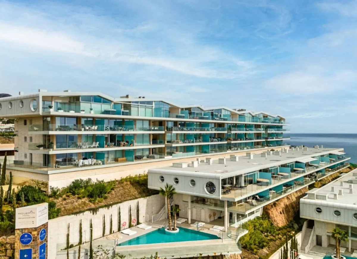 fee99b2a-6747-475b-8a68-503d01768fa2