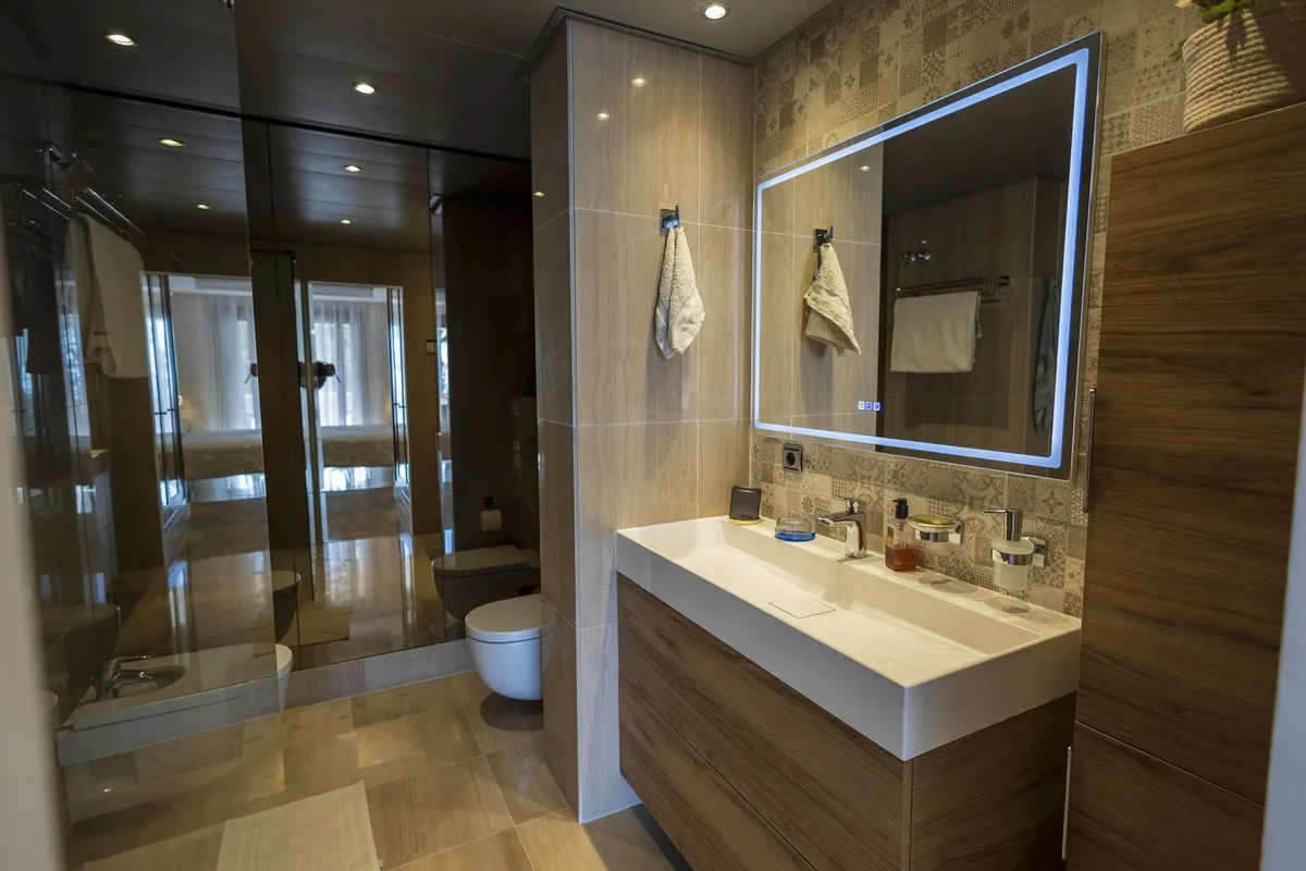 3f91a273-fa3f-49b7-8dc0-b82c1d618798