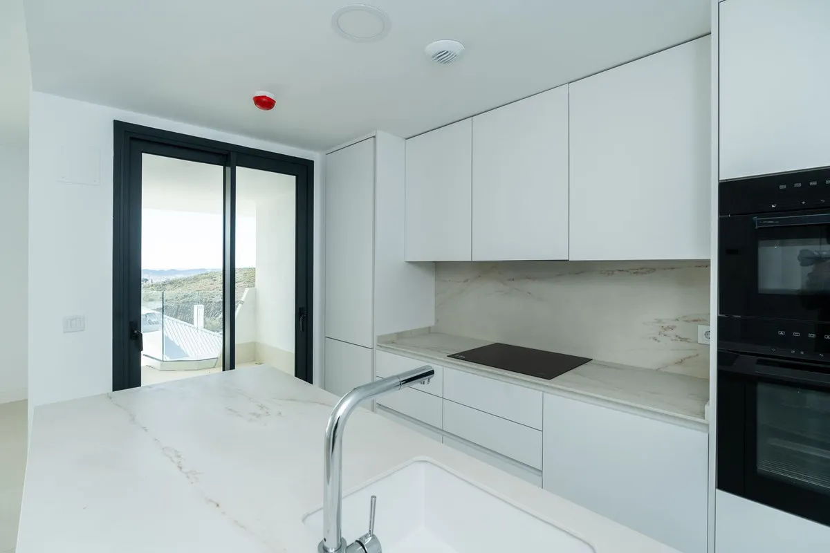 a07692b1-0c7a-40b7-a6a0-af7c91363462