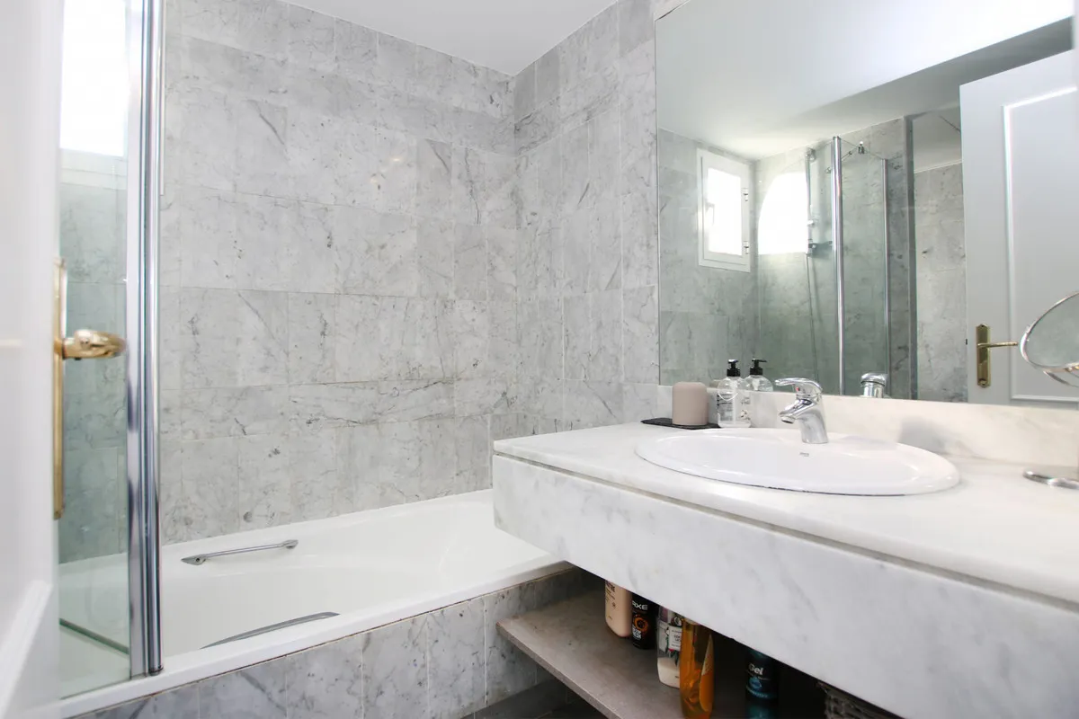 d7361fa9-cbf4-4372-8d9f-50b12013b431