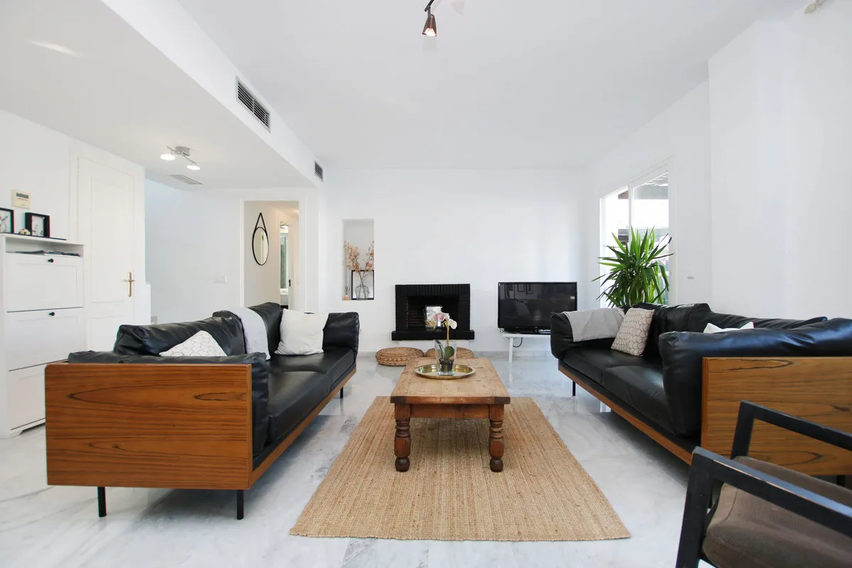 e14b8013-43c5-48e4-a8b3-bdc4e7800c11