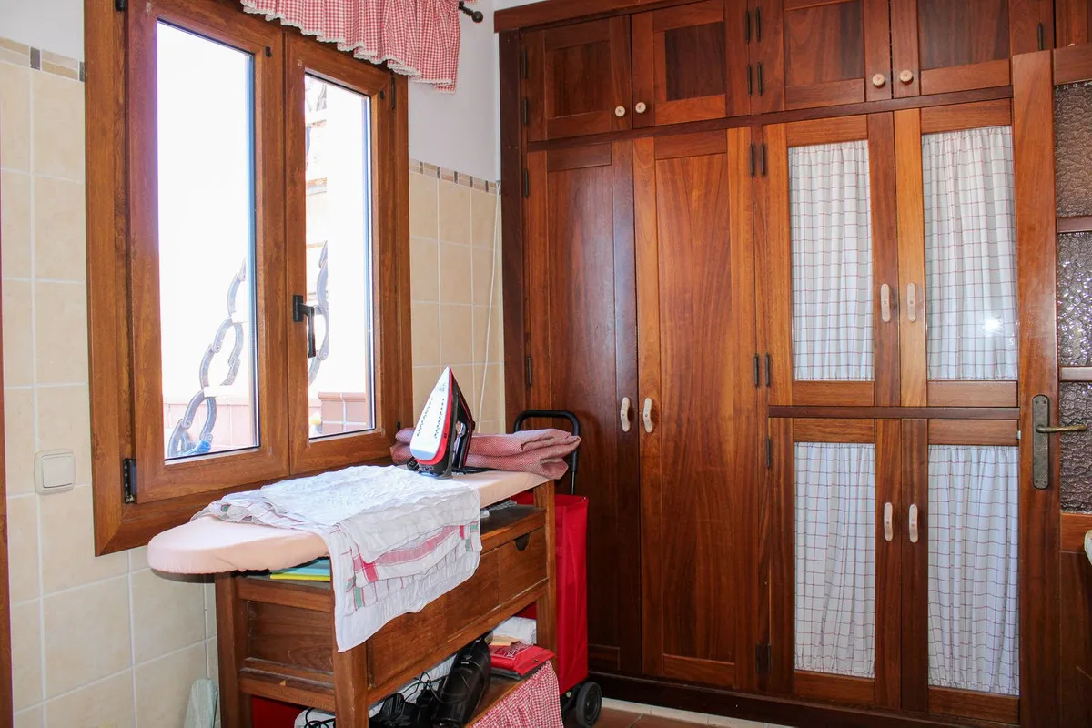 34f788b5-98c6-4573-b195-d18d9f8c600d