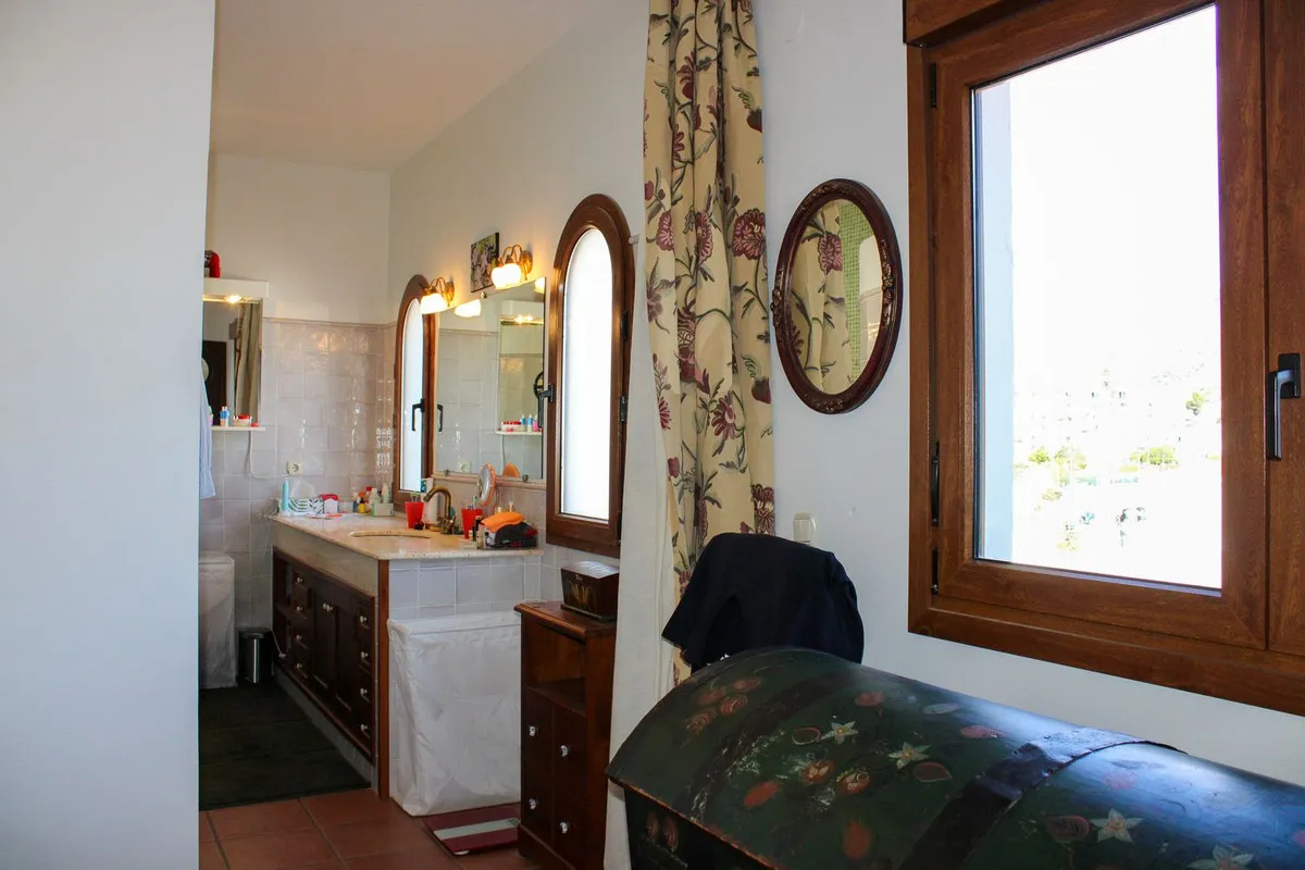 951f9738-68ff-4e1b-afbb-530419222e29