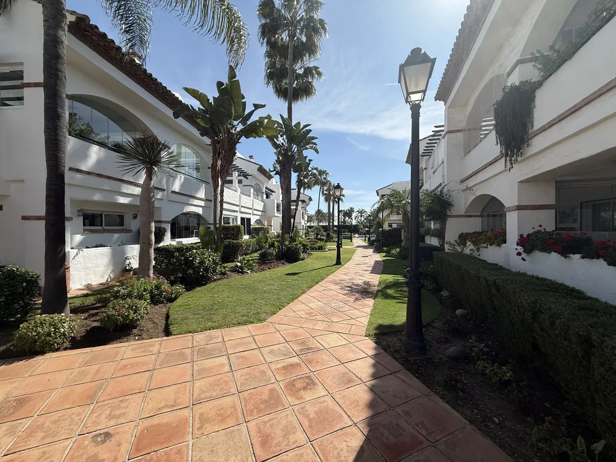 8d48d129-6cc6-46a5-bbf2-433b12155e68