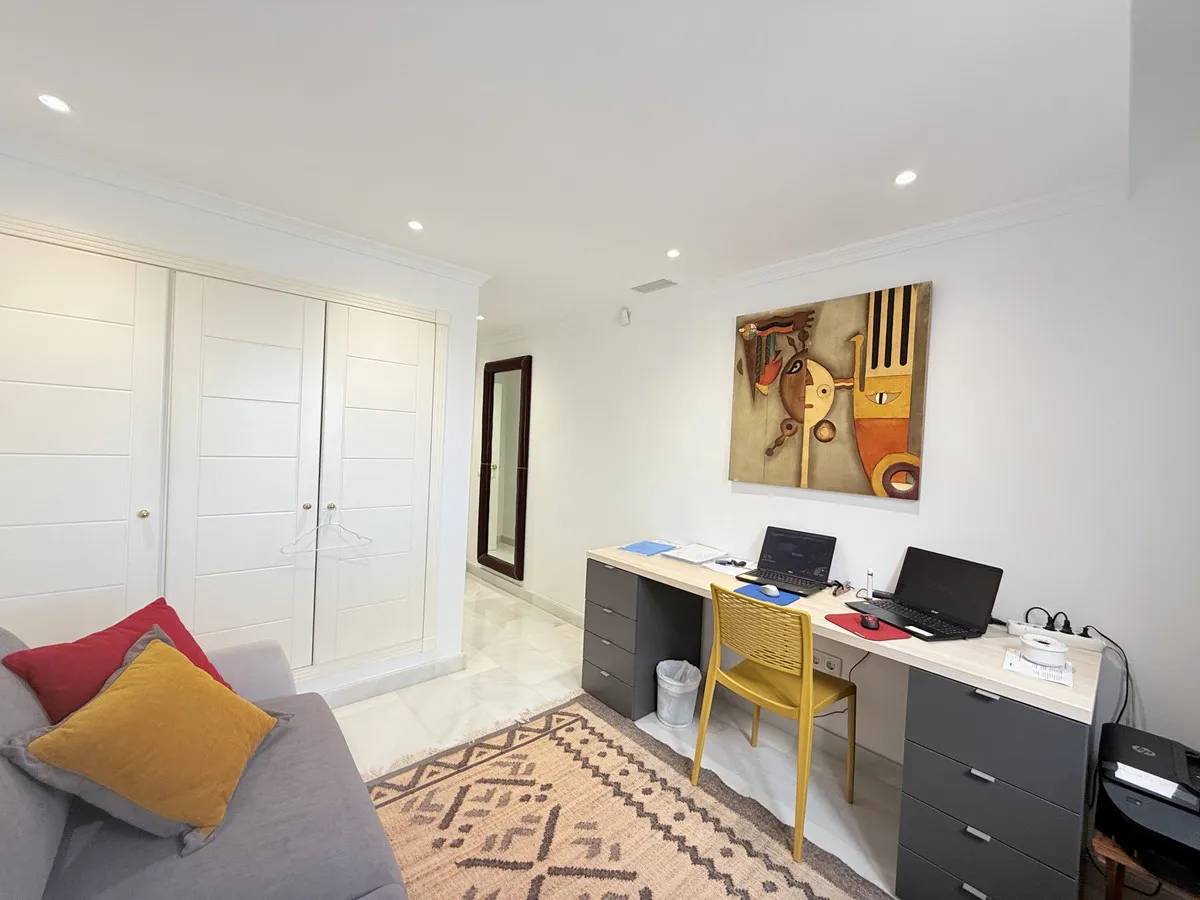 a1305dee-5730-49d3-8454-85fbeb75a456