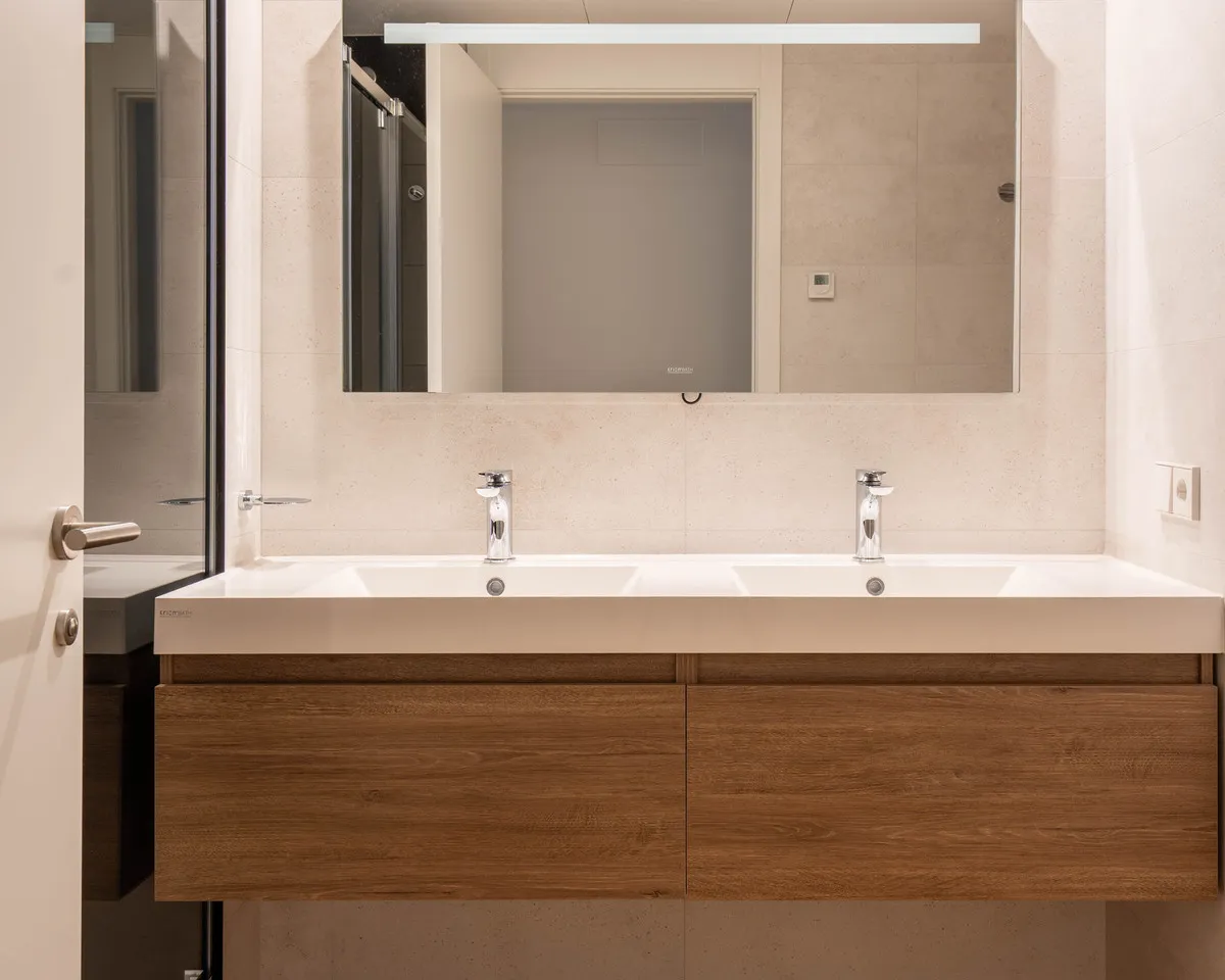 772cd6b5-2d6e-46fb-a934-92c143005476