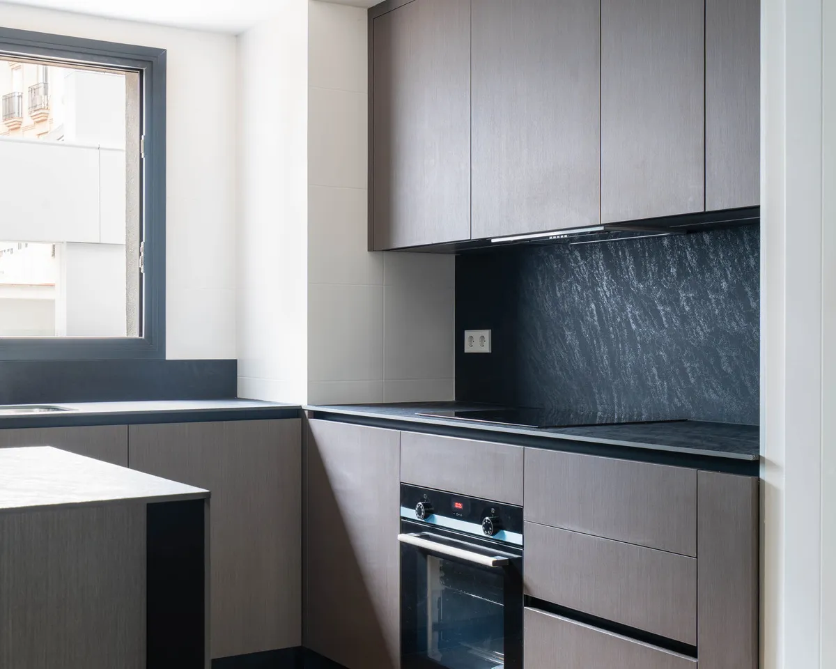 9327ea51-70f4-4d36-ab7b-7eb007987bc7