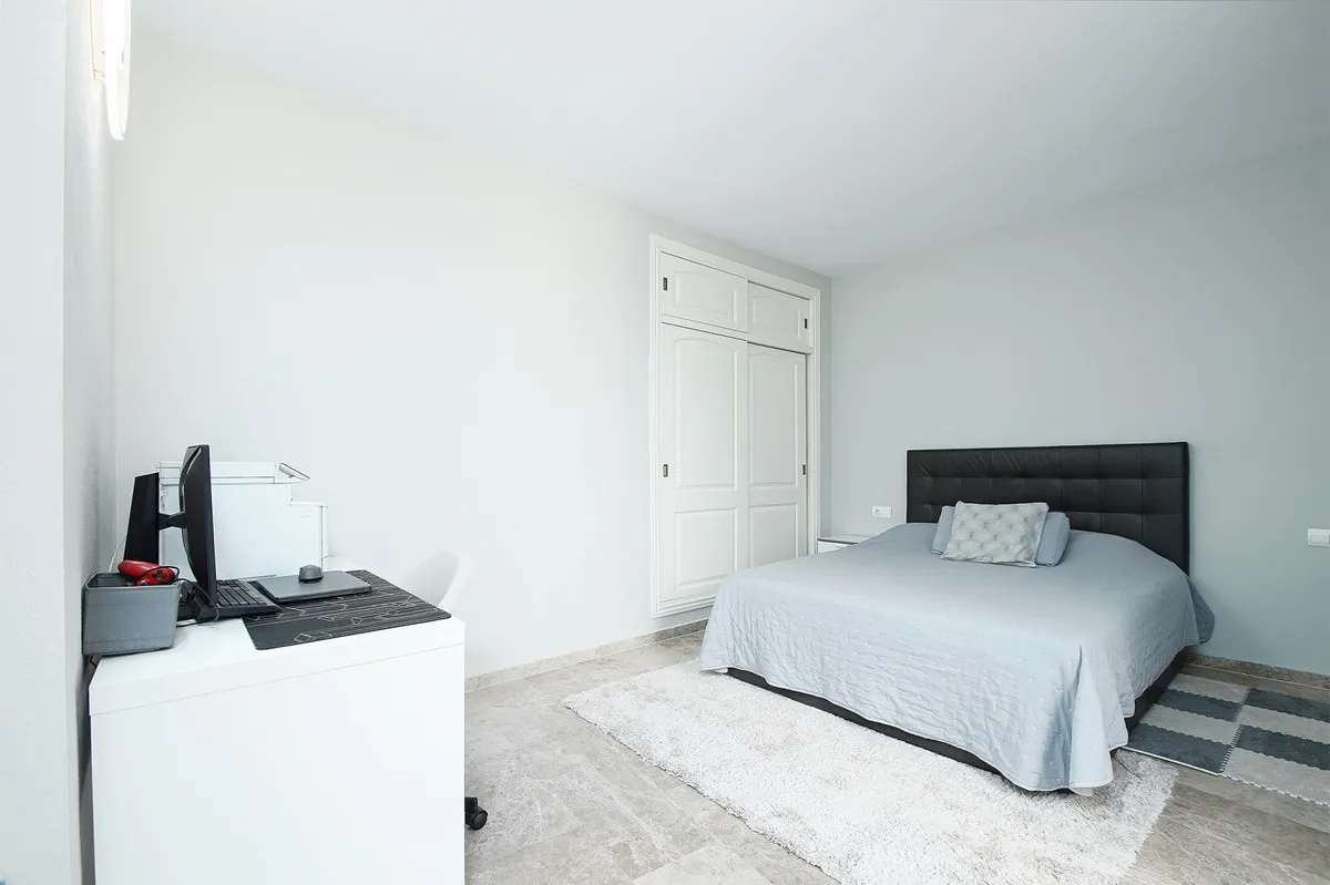 4ffd80b4-a2be-4c3c-8634-64300fdbdb75