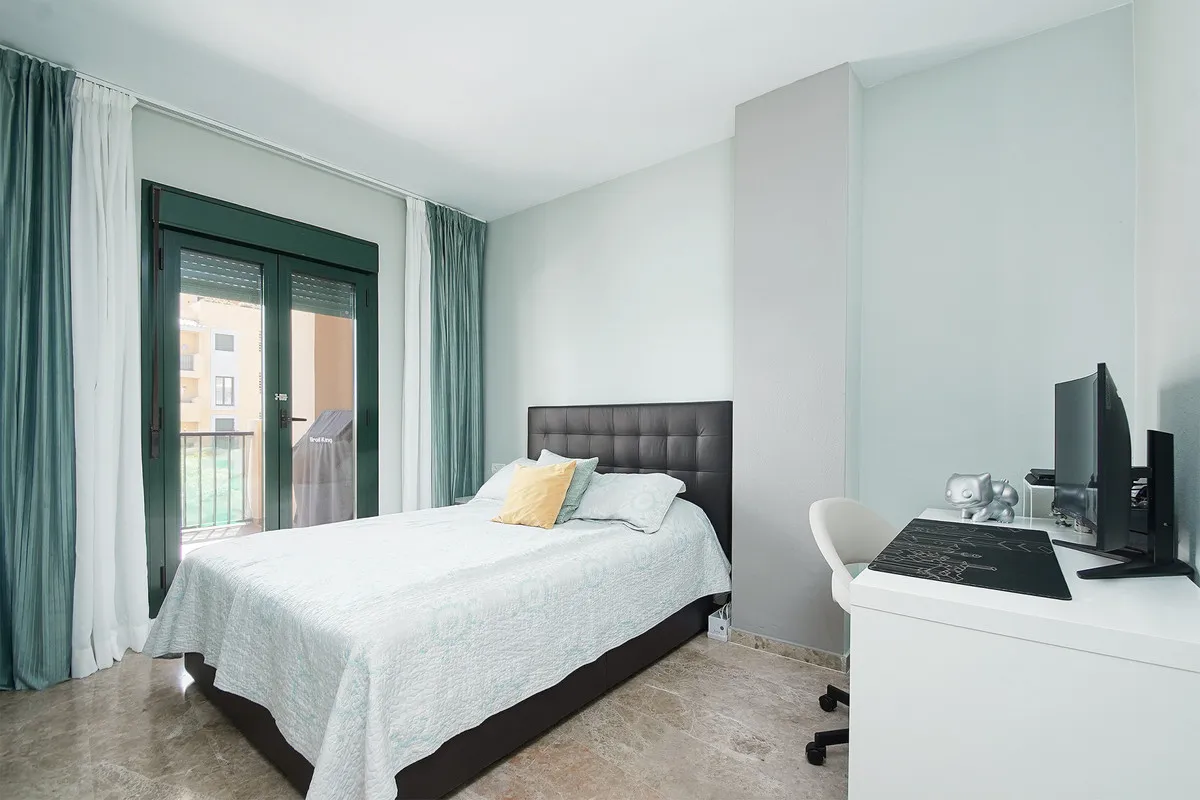 b6ac8343-1b39-477a-9b92-8fa39e106d53