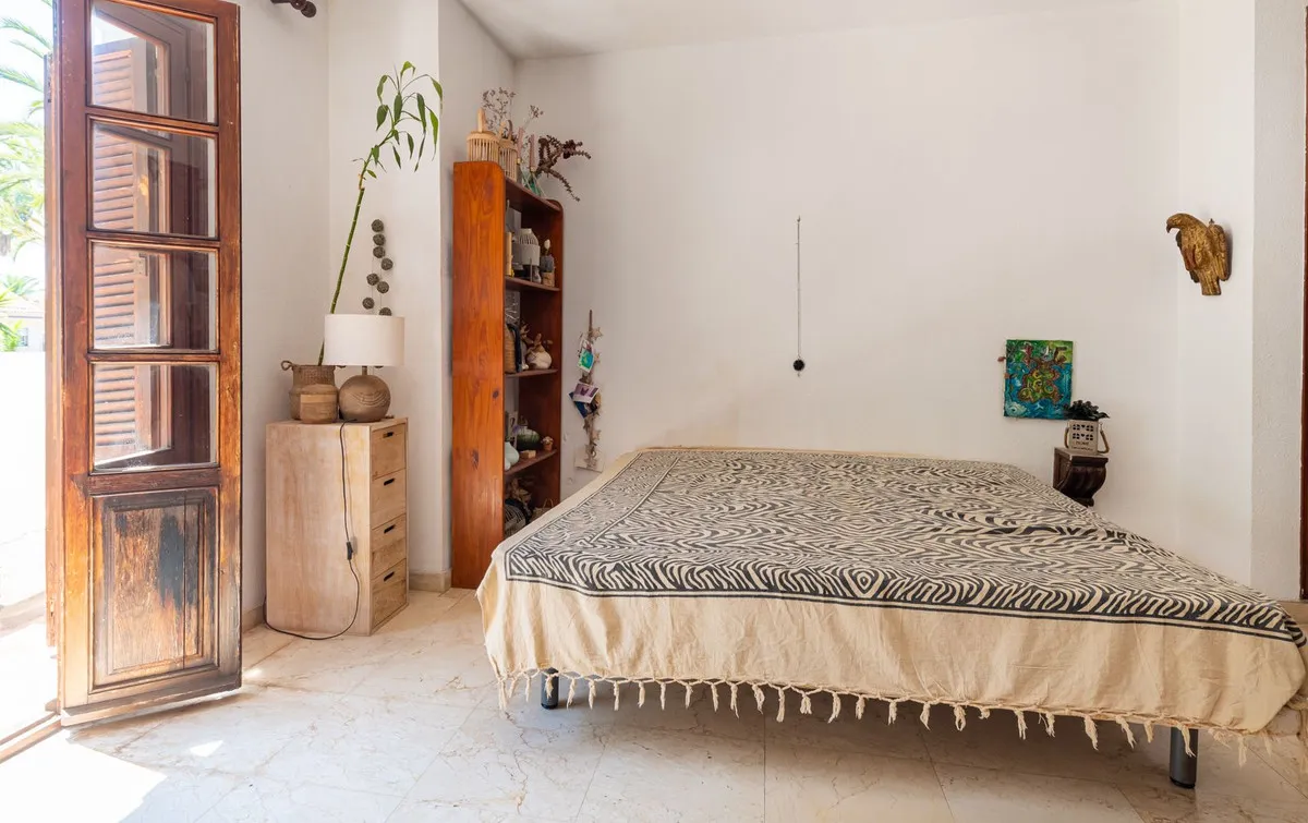 fadc8e05-e7a3-43cf-8210-c349394d74fe