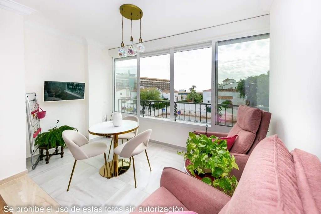 e45574d2-e051-4d54-9079-c8295d21a704