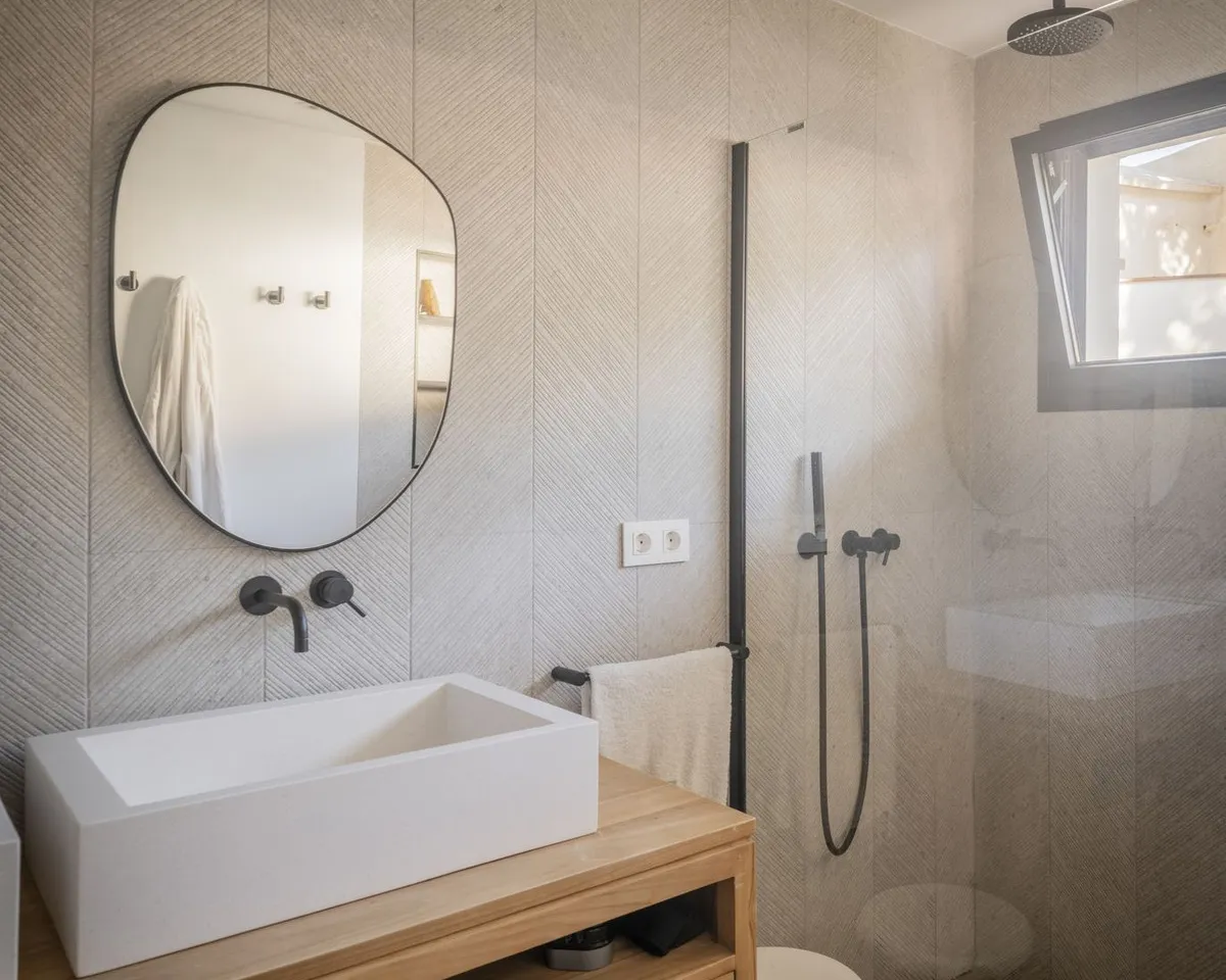 77f45f9f-334e-4a67-98ca-85478f9685a5