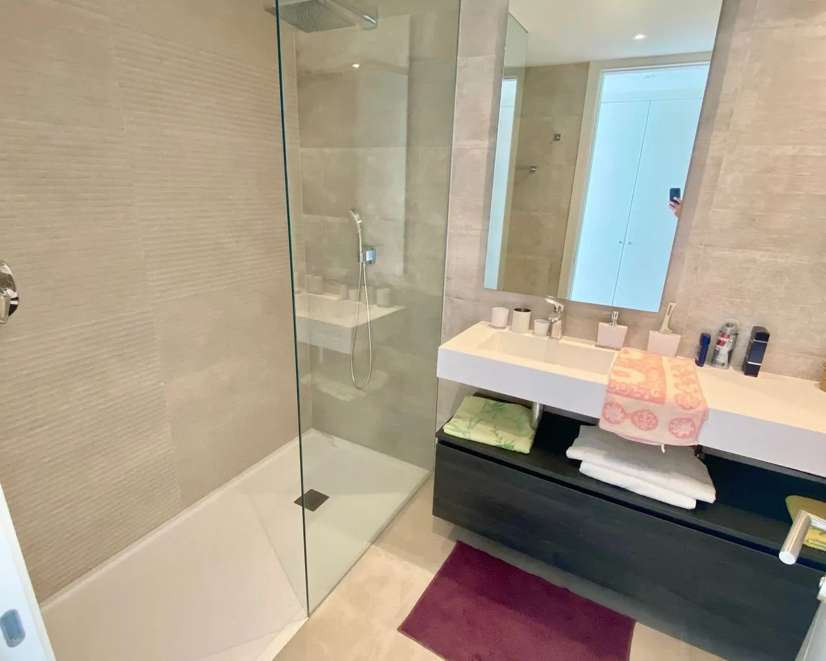 1e429126-0989-4c82-96b7-e9e3ed903538