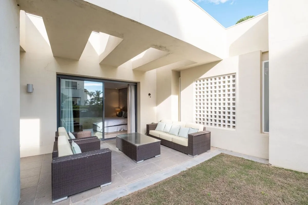 76d37834-2c5d-418e-8bc1-a8305503d253