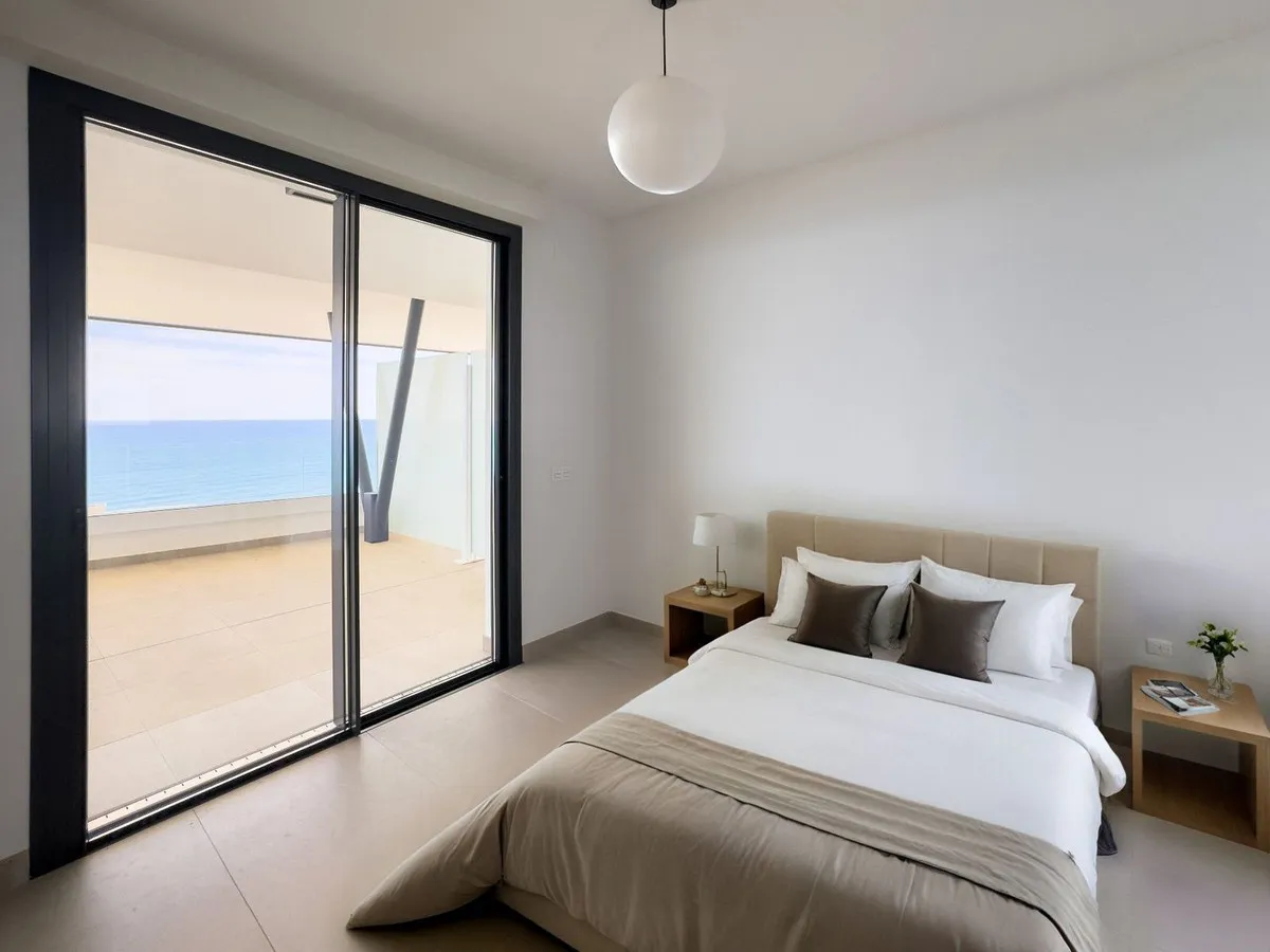 30dae673-1493-4cef-8ea3-56a0a910e322