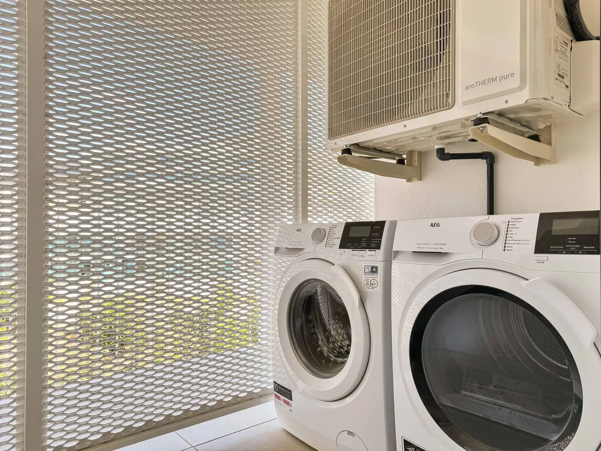 87bb978a-89f6-41d4-b5de-ee27f5704bb3