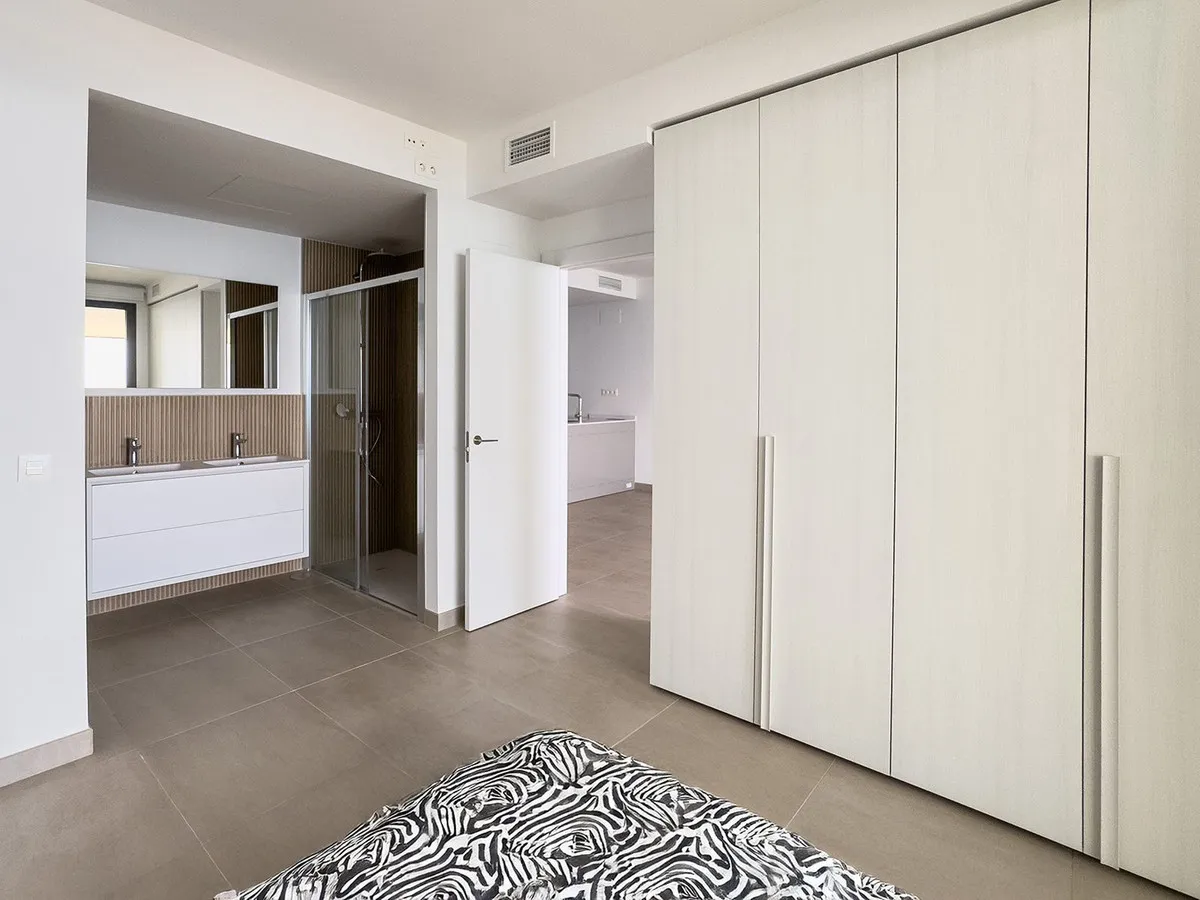 ddb2567e-c7f5-4114-9f4c-7e9e44435ce8