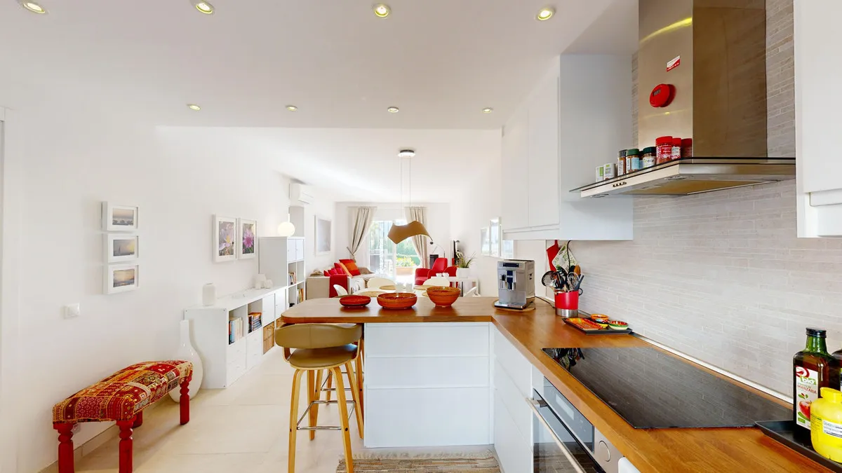 48e34498-8a94-458d-b32d-a45c431f7062