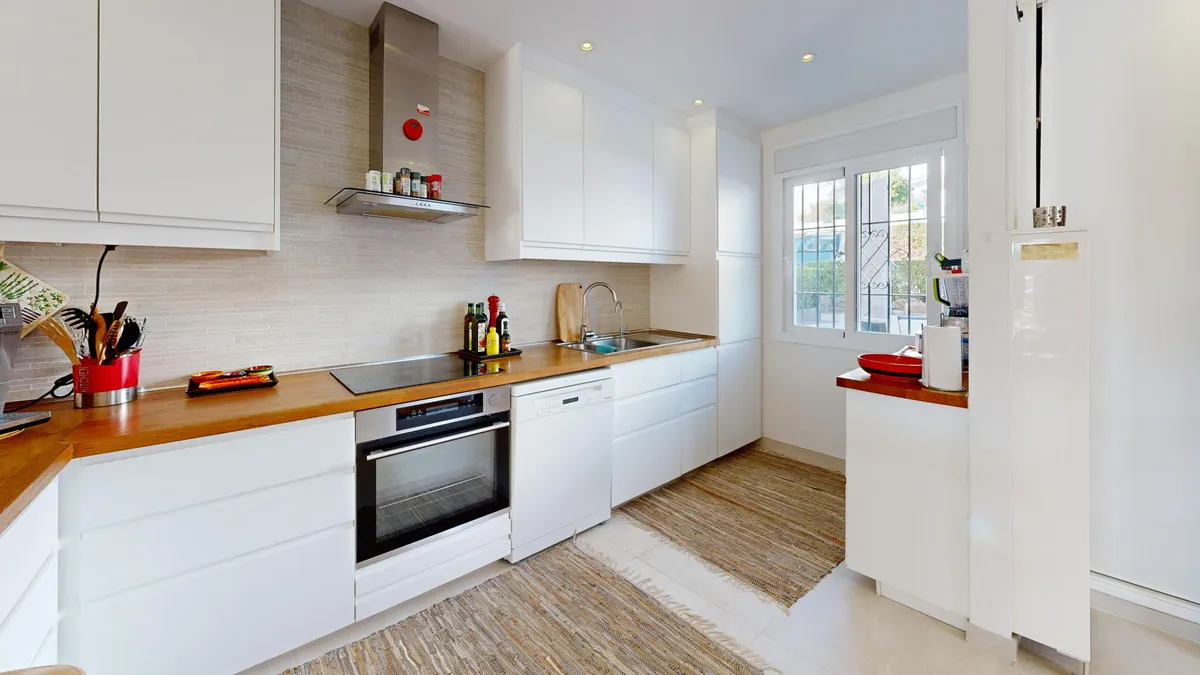 7b27817a-bdc3-454c-96ee-71f2cb881e53