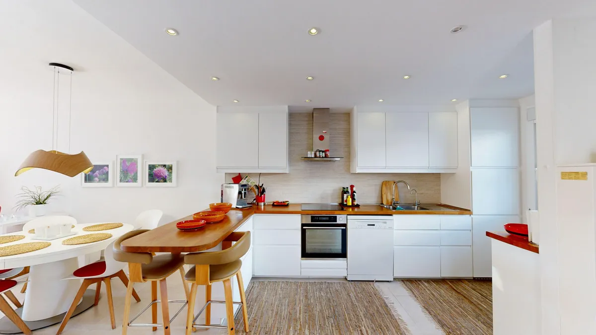 f5663417-9d8e-4853-b980-024334bcaaf5