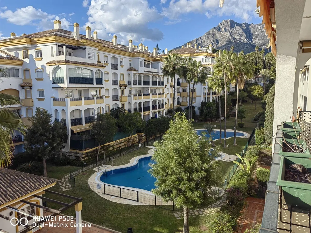 cd5b1729-4f94-4c94-8211-663702911814